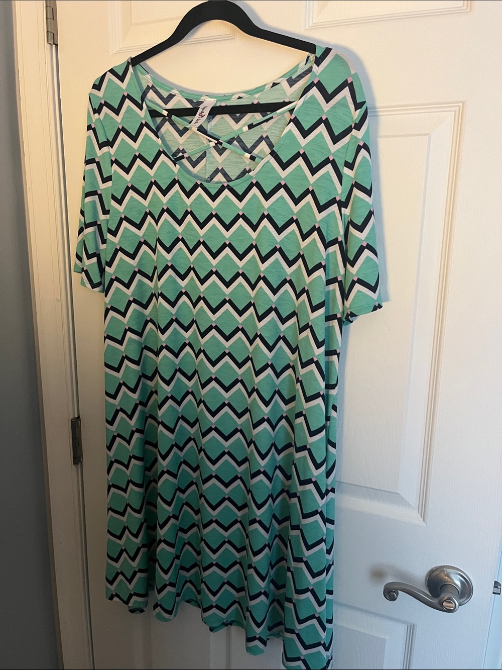 Mint Green Chevron Midi Dress with Short Sleeves
